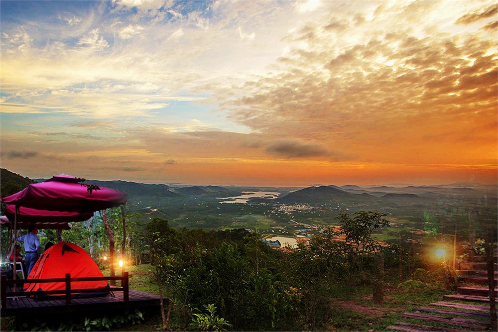 Yanoda Tropical Rainforest Campsite